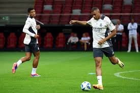 守门员在关 守门员在关